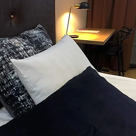 Hotel Fjalar